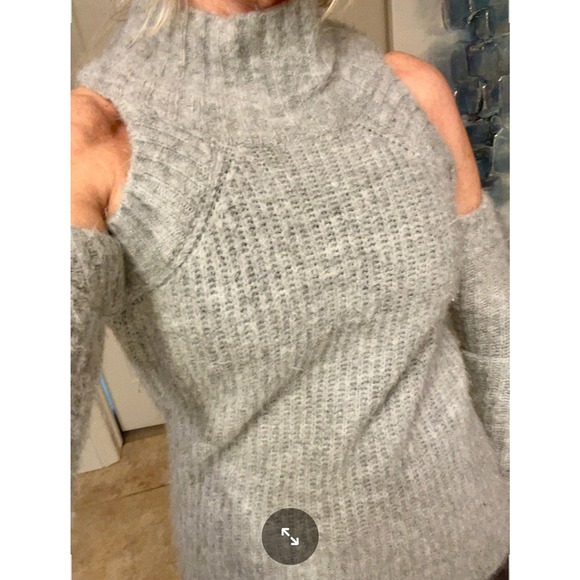 Olivaceous gray mock cold shoulder sweater size M - Picture 3 of 6